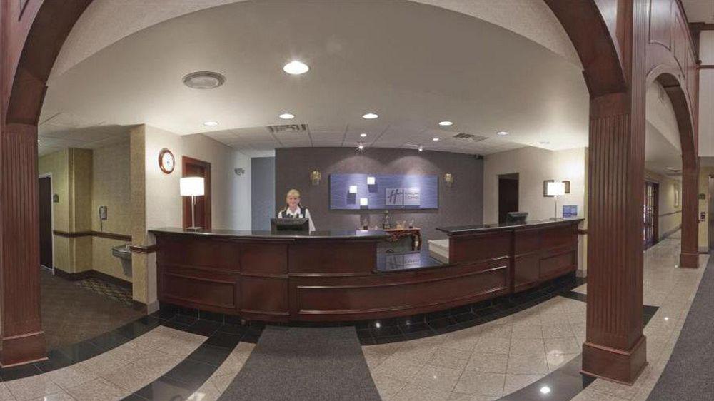 Holiday Inn Express Lordstown-Newton Falls/Warren By Ihg Exterior photo