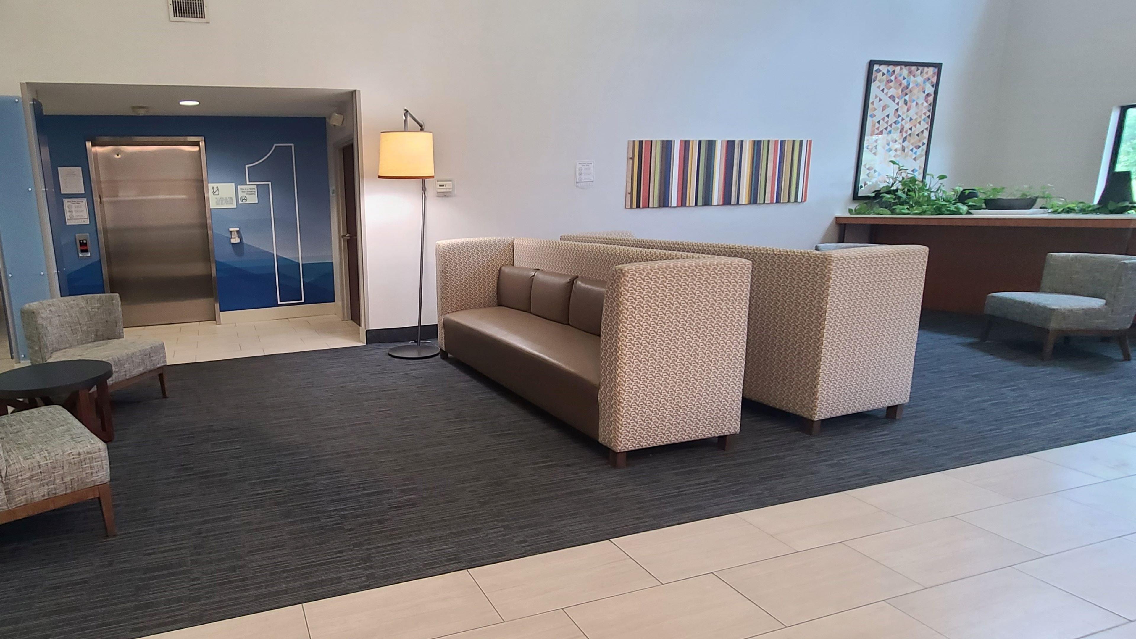 Holiday Inn Express Lordstown-Newton Falls/Warren By Ihg Exterior photo