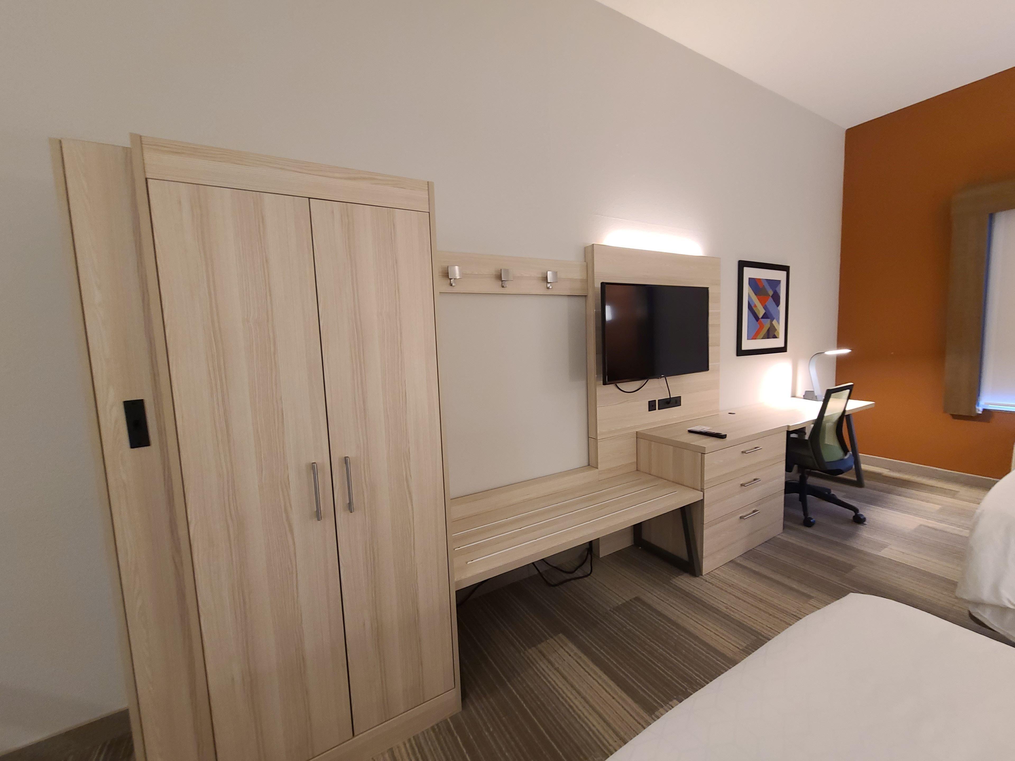 Holiday Inn Express Lordstown-Newton Falls/Warren By Ihg Exterior photo