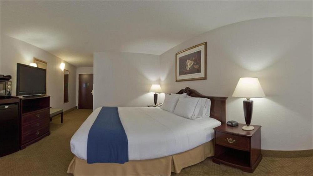 Holiday Inn Express Lordstown-Newton Falls/Warren By Ihg Exterior photo